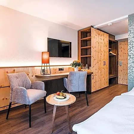 Laudinella Szálloda 4*