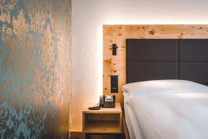 劳迪内拉酒店 酒店 4*